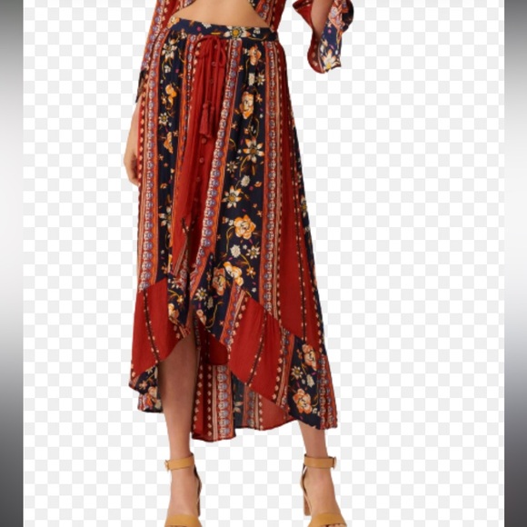 Band Of Gypsies Red Floral Bohemian Hi-Low Ruffle Midi Maxi Skirt Size XS - Picture 1 of 12